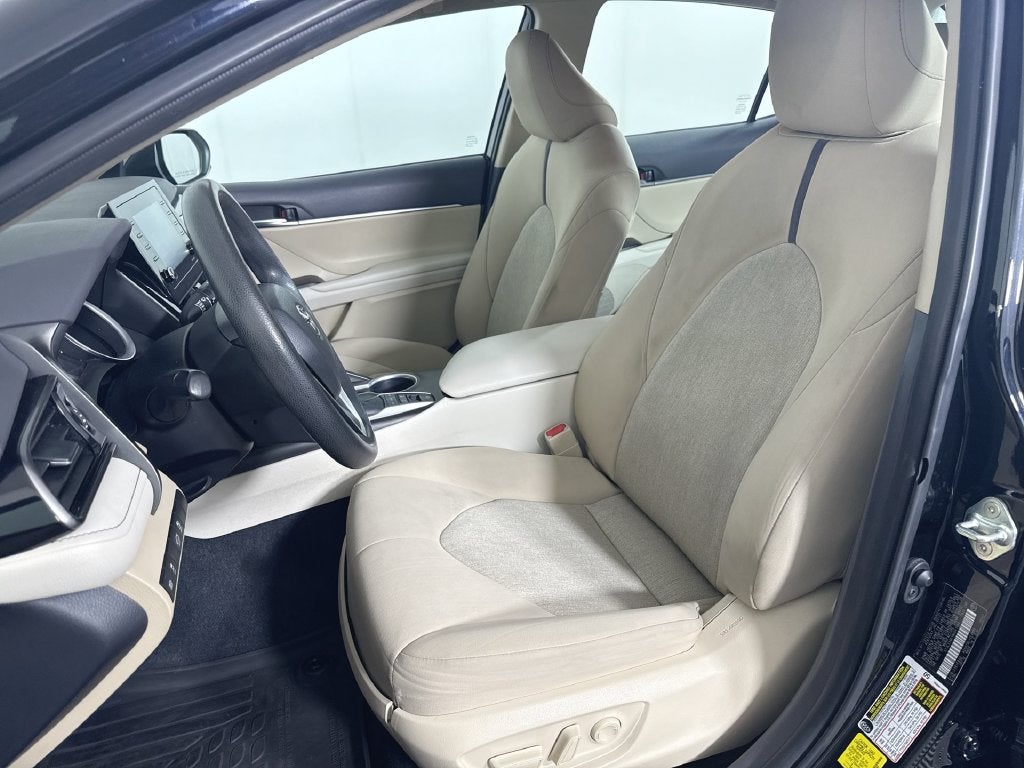2022 Toyota Camry Hybrid LE