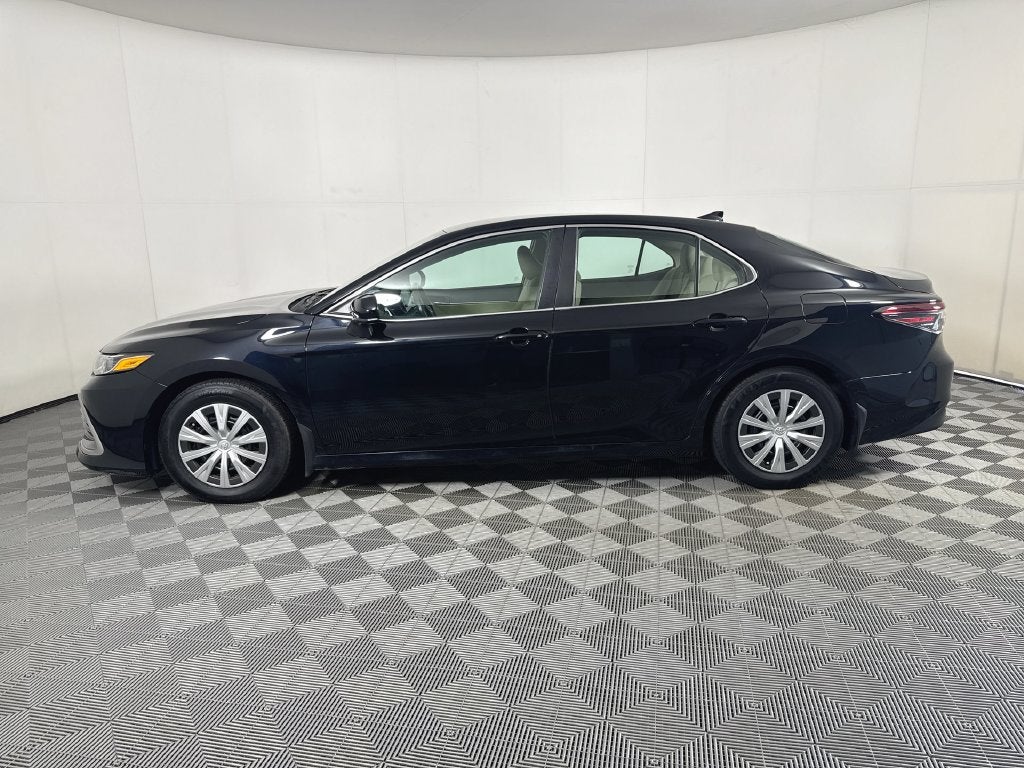 2022 Toyota Camry Hybrid LE