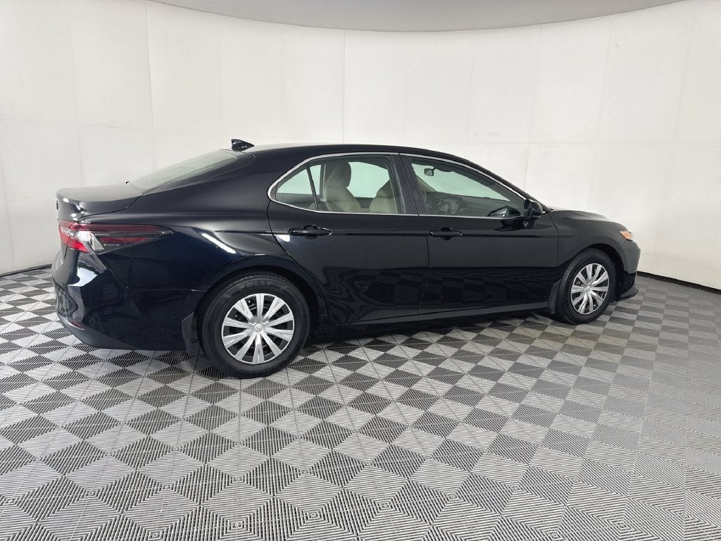 2022 Toyota Camry Hybrid LE