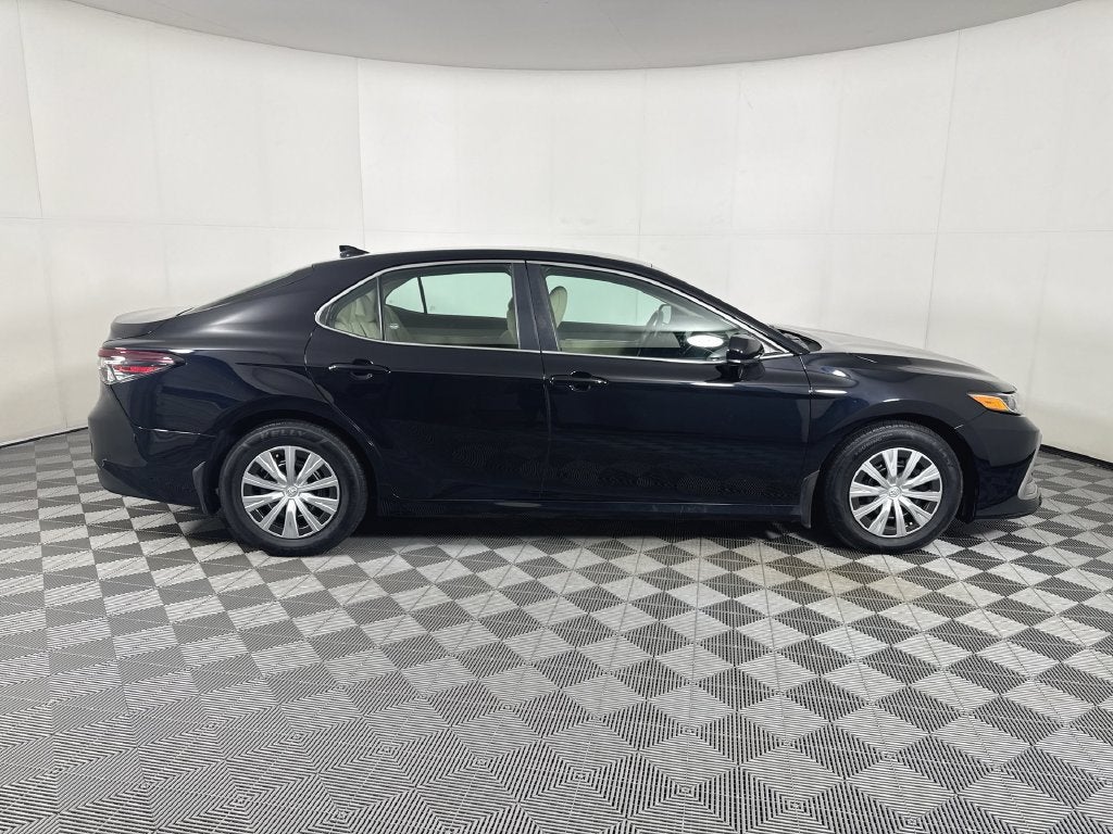 2022 Toyota Camry Hybrid LE
