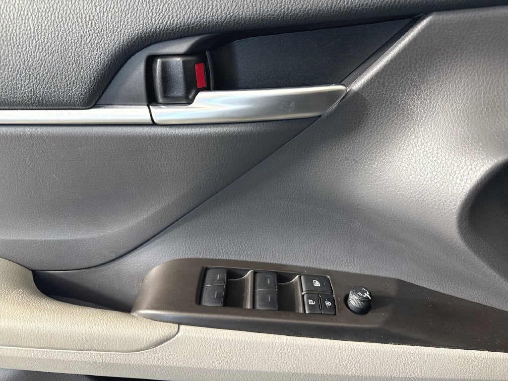 2023 Toyota Camry Hybrid LE