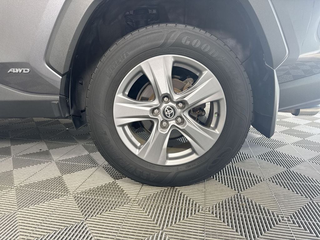 2022 Toyota RAV4 Hybrid XLE