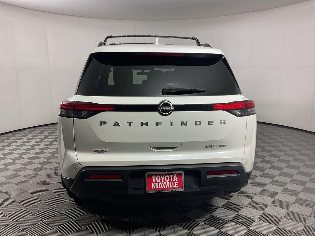 2024 Nissan Pathfinder SV