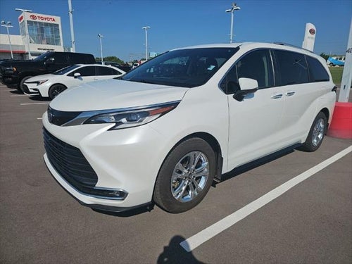 2022 Toyota Sienna Platinum 7 Passenger