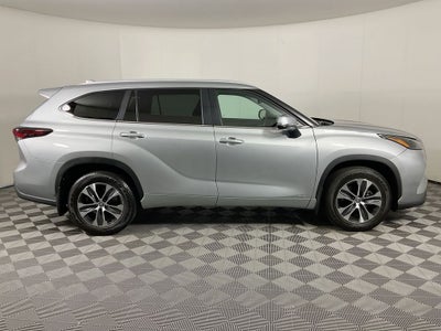 2024 Toyota Highlander Hybrid XLE