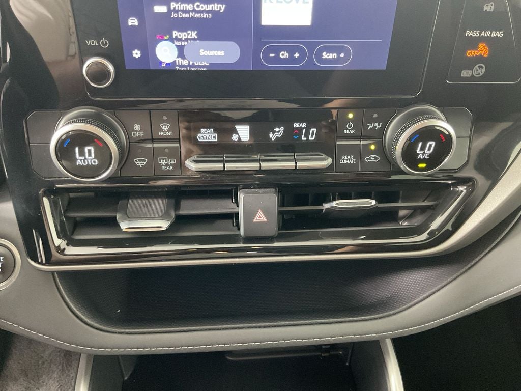 2025 Toyota Highlander LE