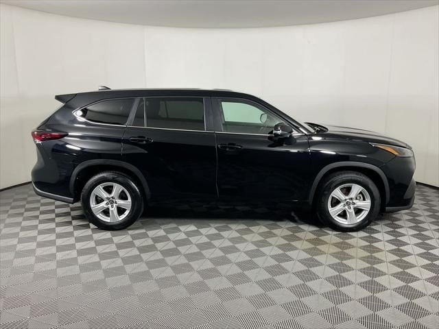 2025 Toyota Highlander LE
