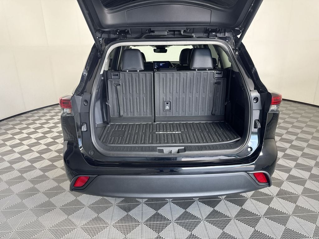 2025 Toyota Highlander XLE