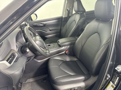 2025 Toyota Highlander XLE