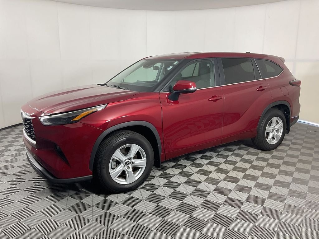 2024 Toyota Highlander LE
