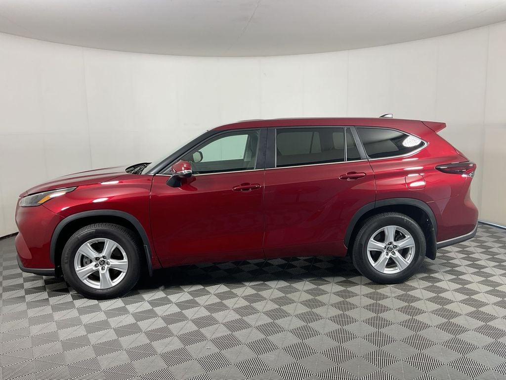 2024 Toyota Highlander LE