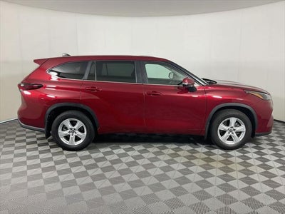 2024 Toyota Highlander LE