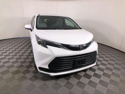 2026 Toyota Sienna LE 8 Passenger