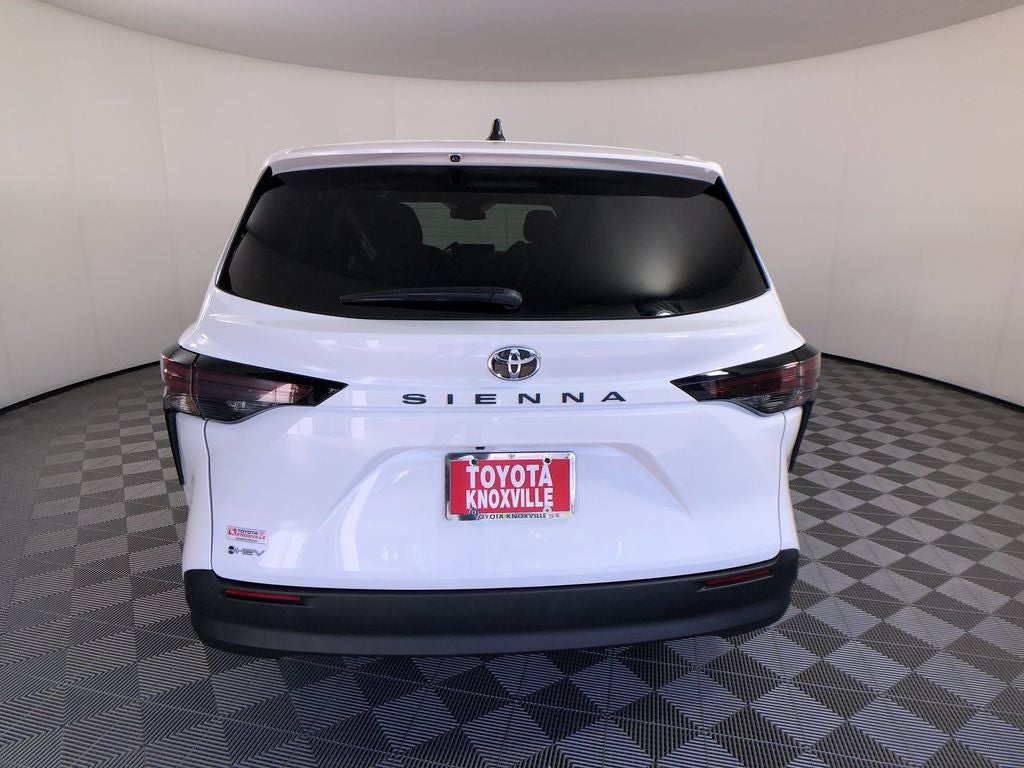 2026 Toyota Sienna LE 8 Passenger