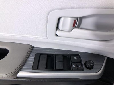 2026 Toyota Sienna LE 8 Passenger