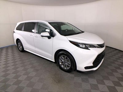 2026 Toyota Sienna LE 8 Passenger