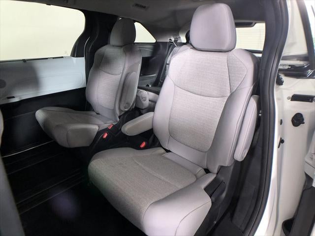 2026 Toyota Sienna LE 8 Passenger