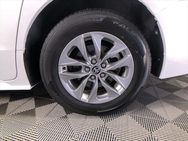 2026 Toyota Sienna LE 8 Passenger