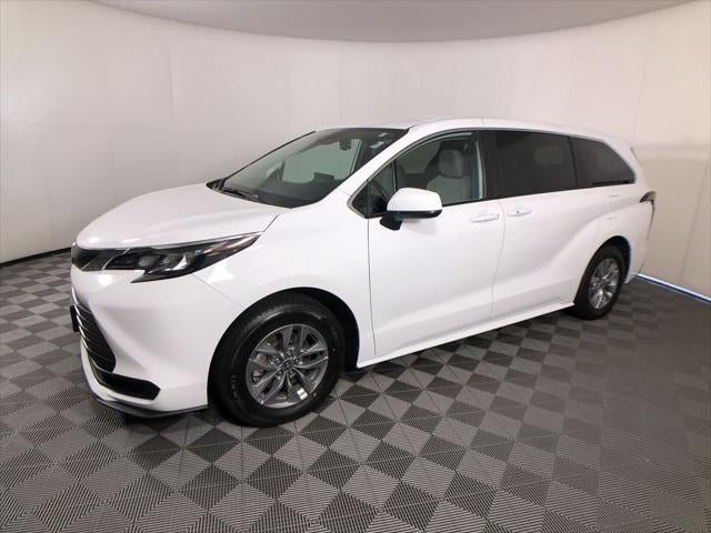 2026 Toyota Sienna LE 8 Passenger
