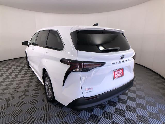 2026 Toyota Sienna LE 8 Passenger