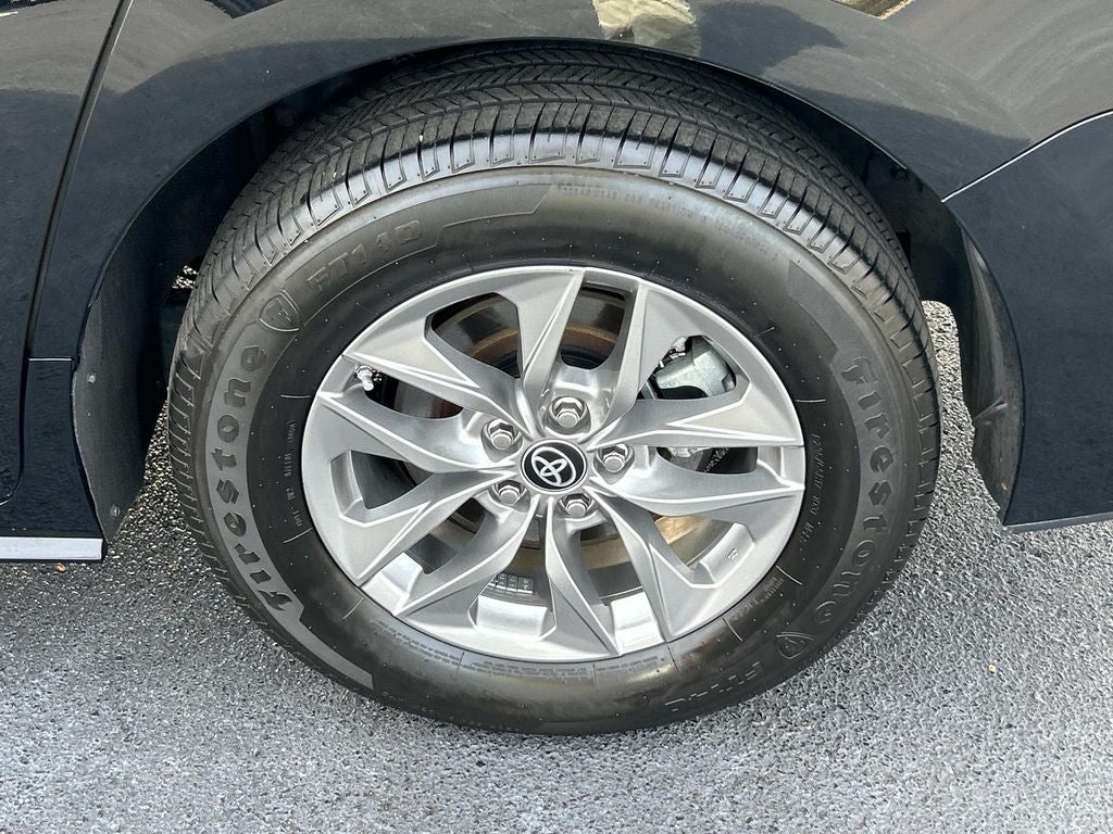 2024 Toyota Sienna XLE 8 Passenger