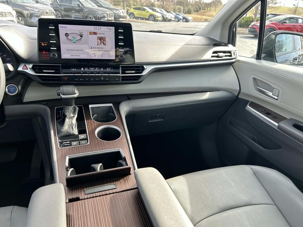 2024 Toyota Sienna XLE 8 Passenger