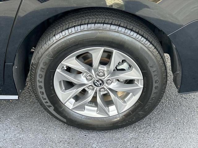 2024 Toyota Sienna XLE 8 Passenger