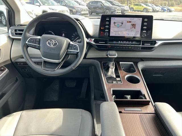 2024 Toyota Sienna XLE 8 Passenger