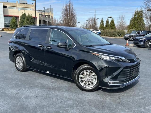 2024 Toyota Sienna XLE 8 Passenger