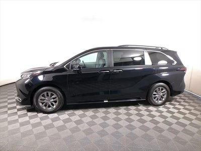 2024 Toyota Sienna XLE 8 Passenger