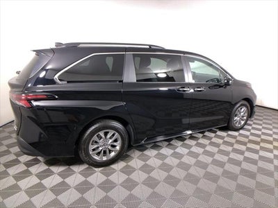 2024 Toyota Sienna XLE 8 Passenger