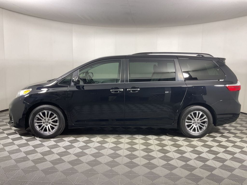 2019 Toyota Sienna Limited 7 Passenger