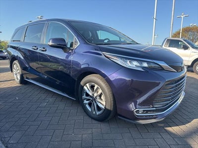 2023 Toyota Sienna Limited 7 Passenger