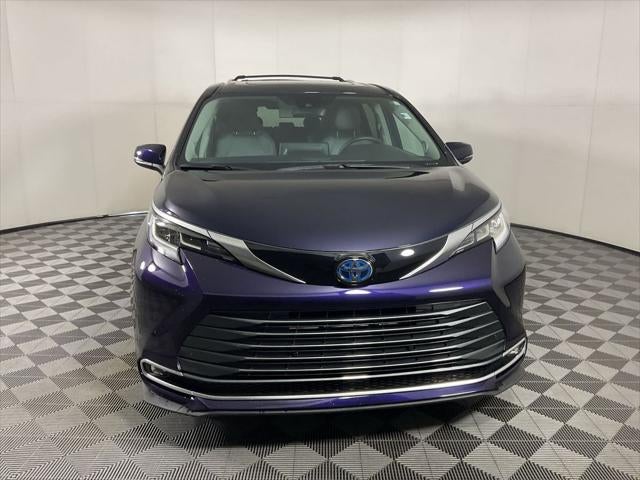 2023 Toyota Sienna Limited 7 Passenger