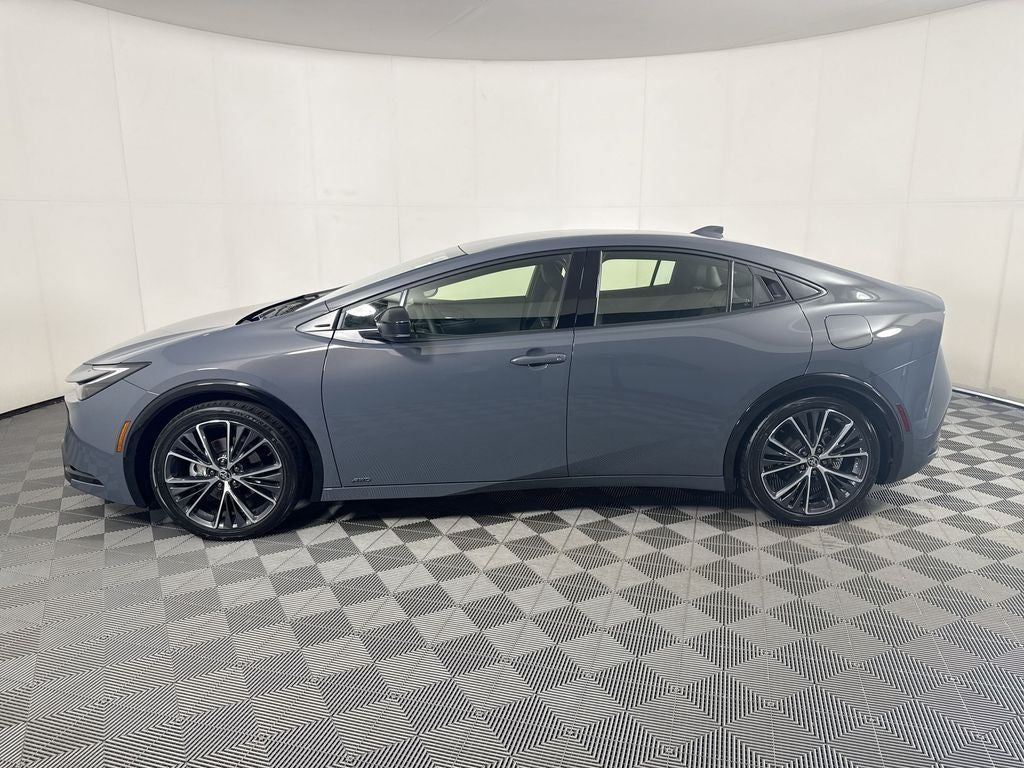 2025 Toyota Prius XLE