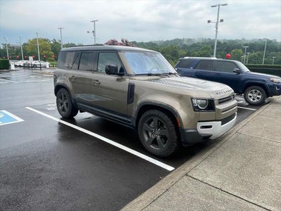2020 Land Rover Defender 110 SE