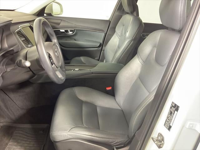 2020 Volvo XC90 T6 Momentum