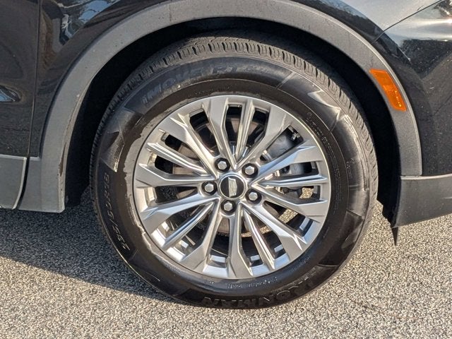 2025 Cadillac XT4 FWD Premium Luxury