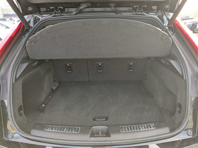 2025 Cadillac XT4 FWD Premium Luxury