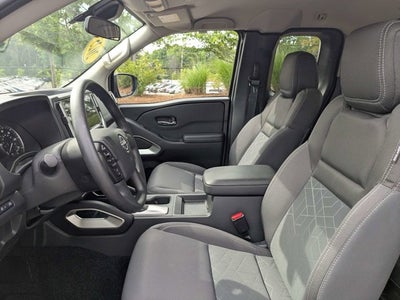 2025 Nissan Frontier SV