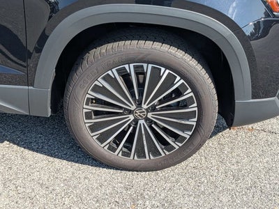 2025 Volkswagen Taos SE