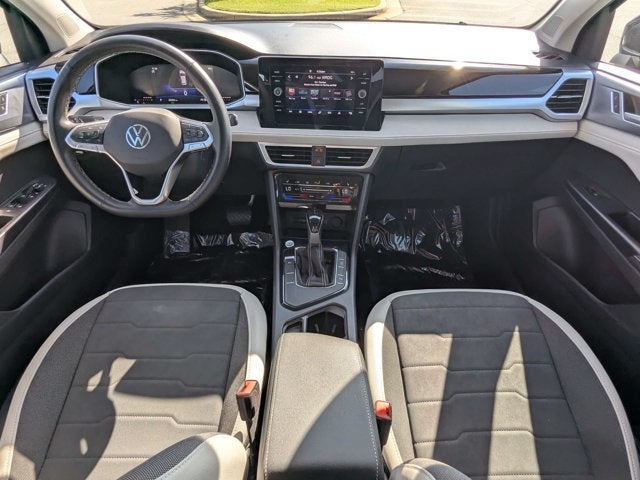 2025 Volkswagen Taos SE