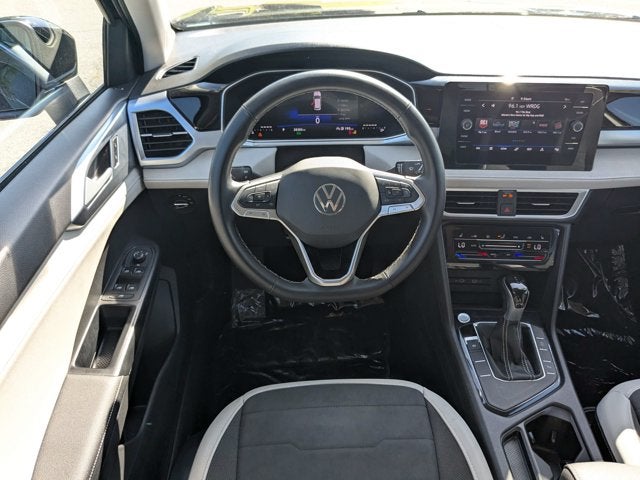 2025 Volkswagen Taos SE