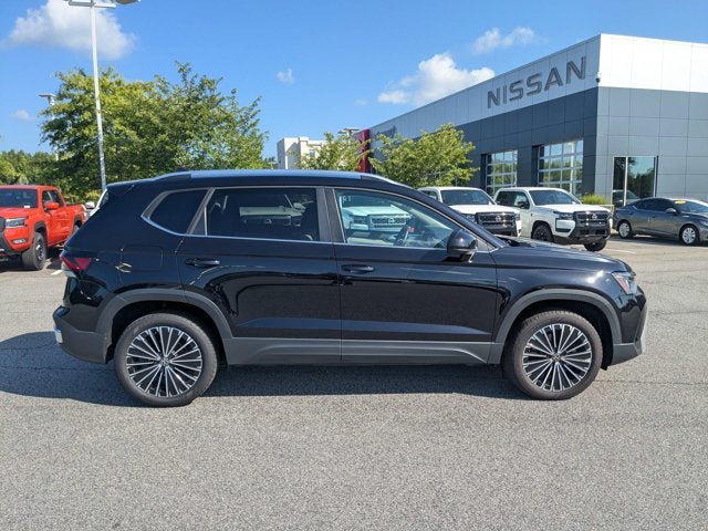 2025 Volkswagen Taos SE
