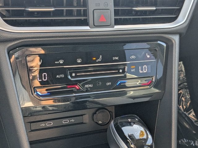 2025 Volkswagen Taos SE