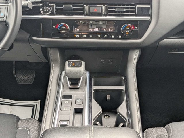 2025 Nissan Pathfinder SV