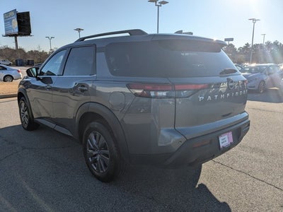 2025 Nissan Pathfinder SV