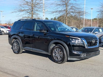 2025 Nissan Pathfinder SV