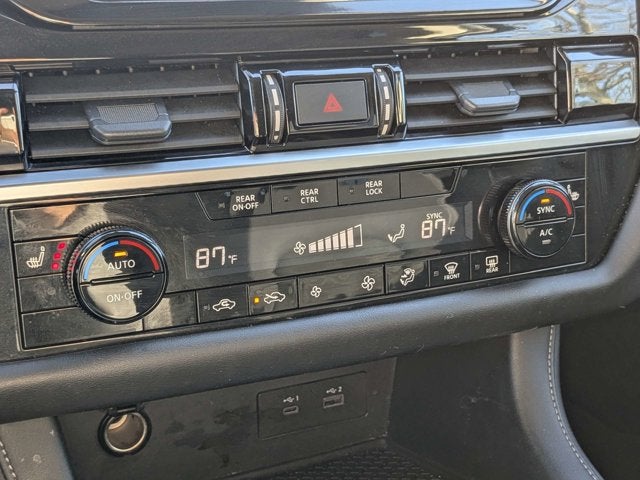 2025 Nissan Pathfinder SV