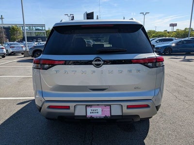 2025 Nissan Pathfinder SL